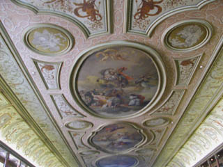 032 - Coach museum ceiling