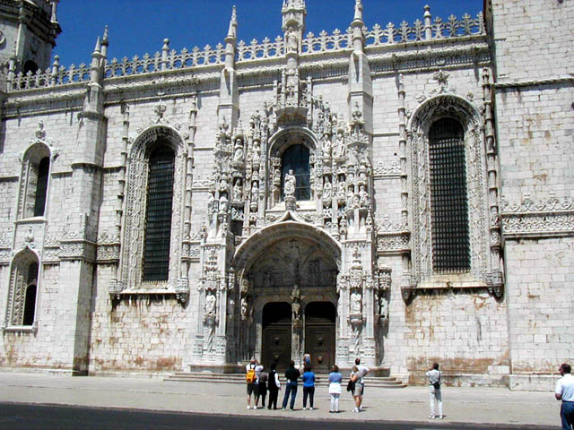 06 - Outside Palace of Belem in Lisbon