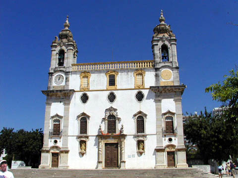 05 - The Bones church - closed today