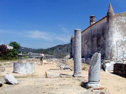 03g - 16th century bldg at Ruins